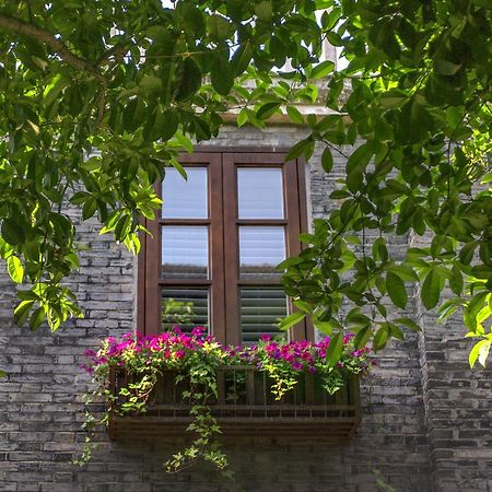Relais & Chateaux Chaptel Hangzhou Hotel Exterior photo