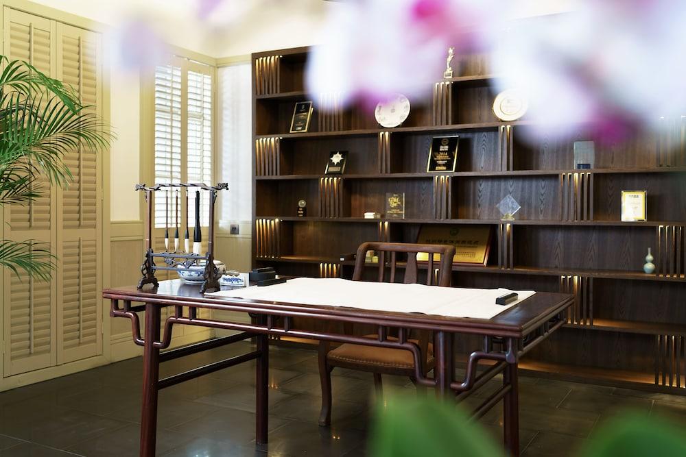 Relais & Chateaux Chaptel Hangzhou Hotel Exterior photo