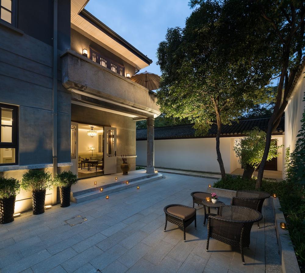 Relais & Chateaux Chaptel Hangzhou Hotel Exterior photo