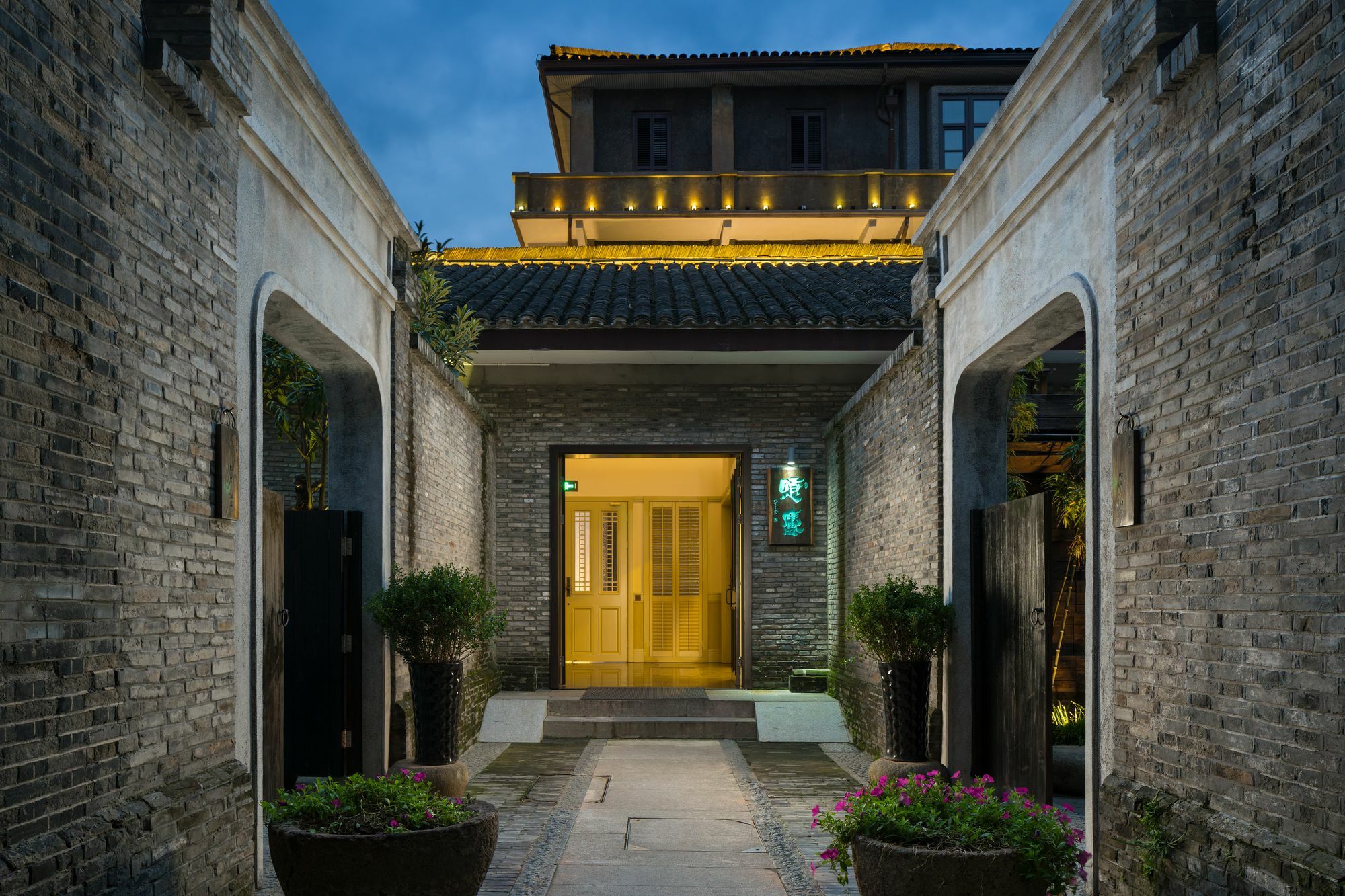 Relais & Chateaux Chaptel Hangzhou Hotel Exterior photo